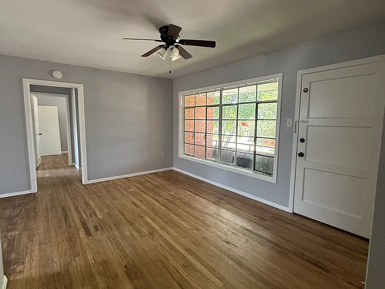 2101 College Ave #4 — Photo 5