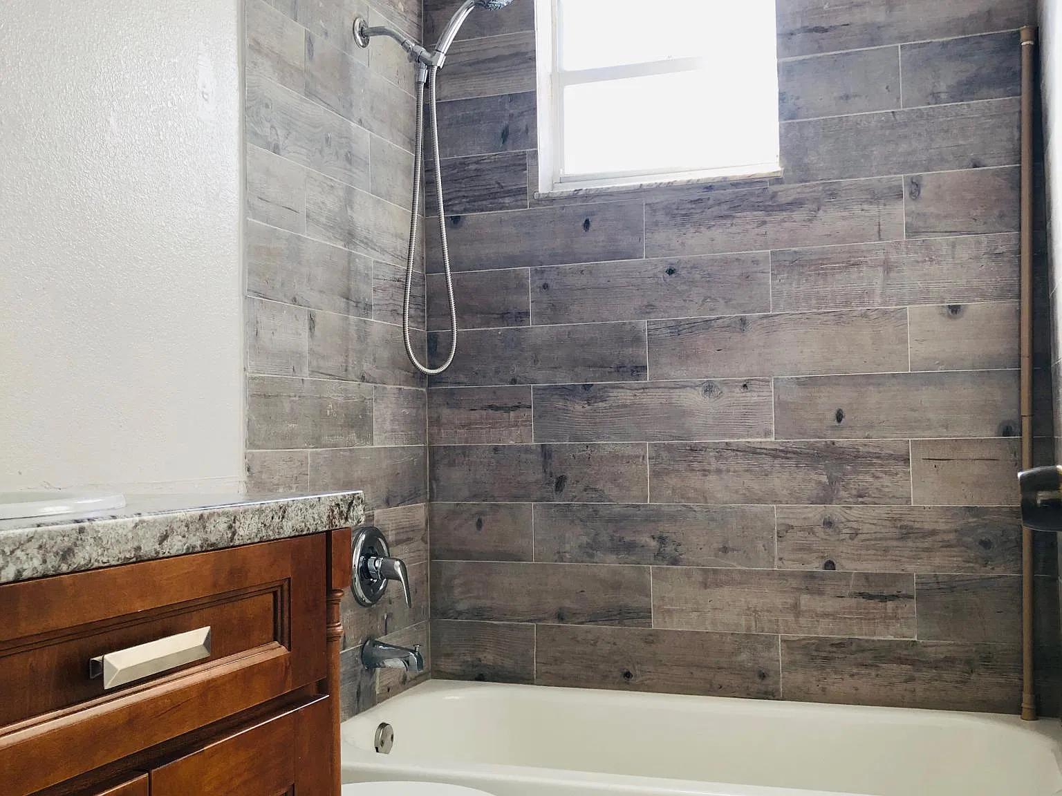 2 bed, 738 sqft, $1,600 — Photo 3