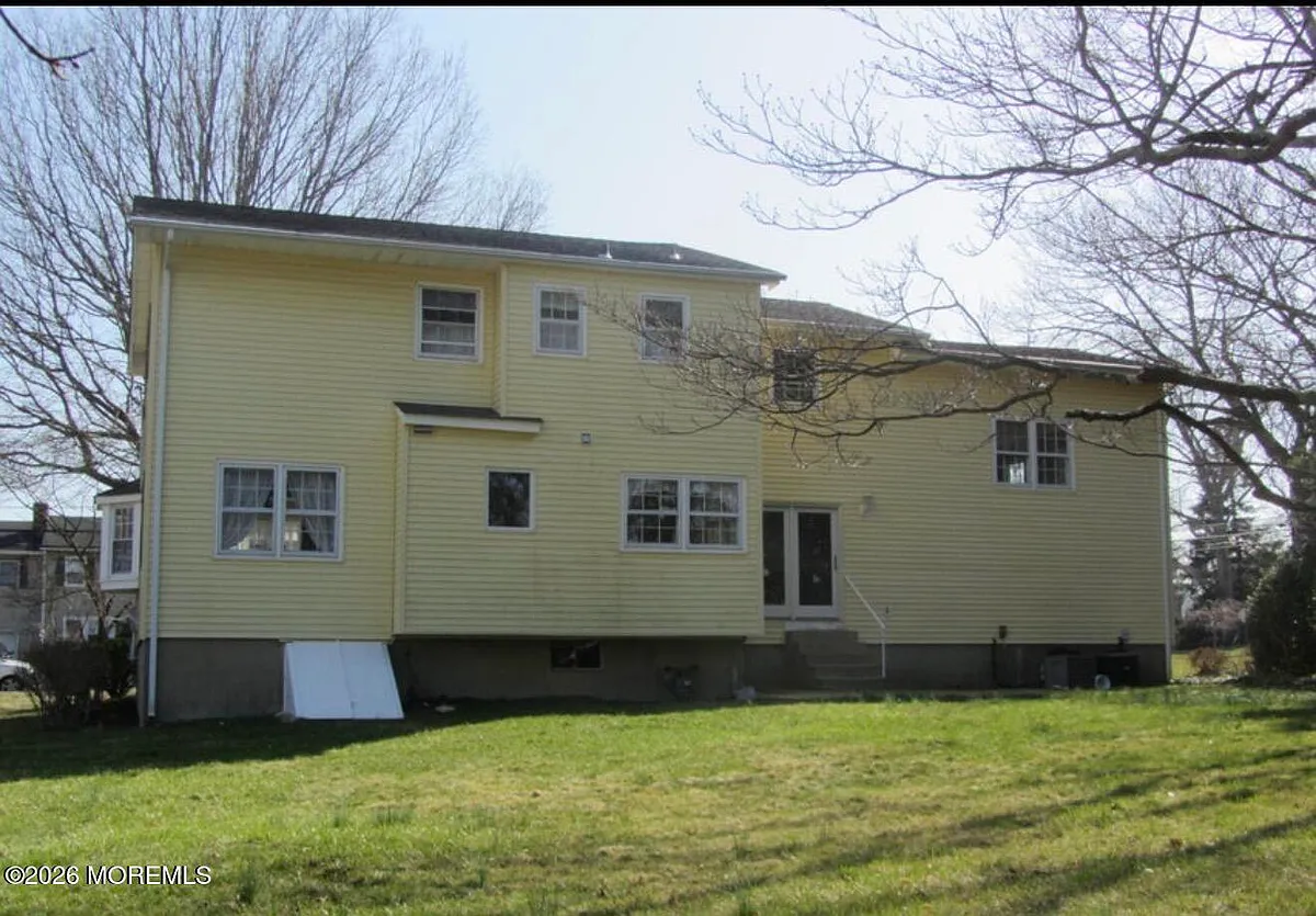 Building Photo - 33 Parker Rd