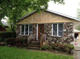 1425 Woodridge Dr, Round Lake Beach, IL 60073