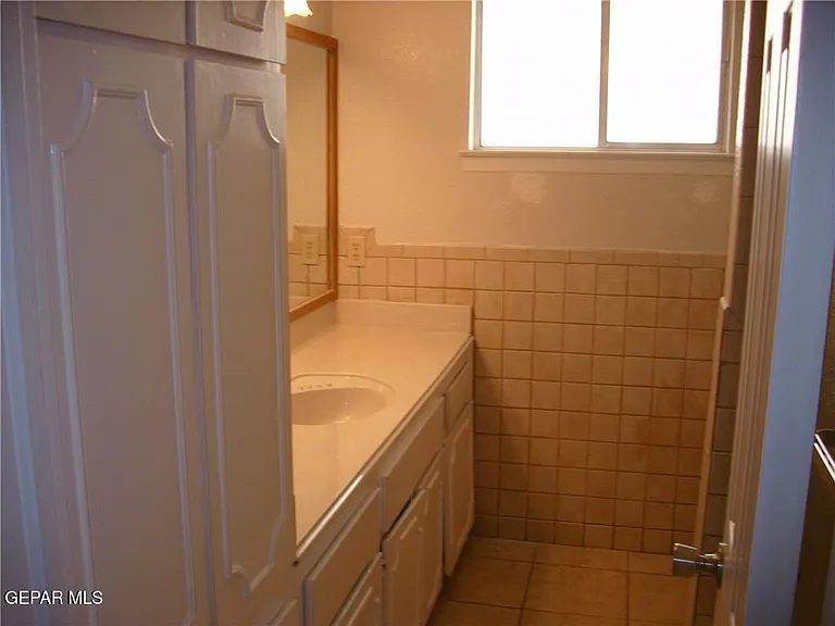 3610 Buxton Dr — Photo 9