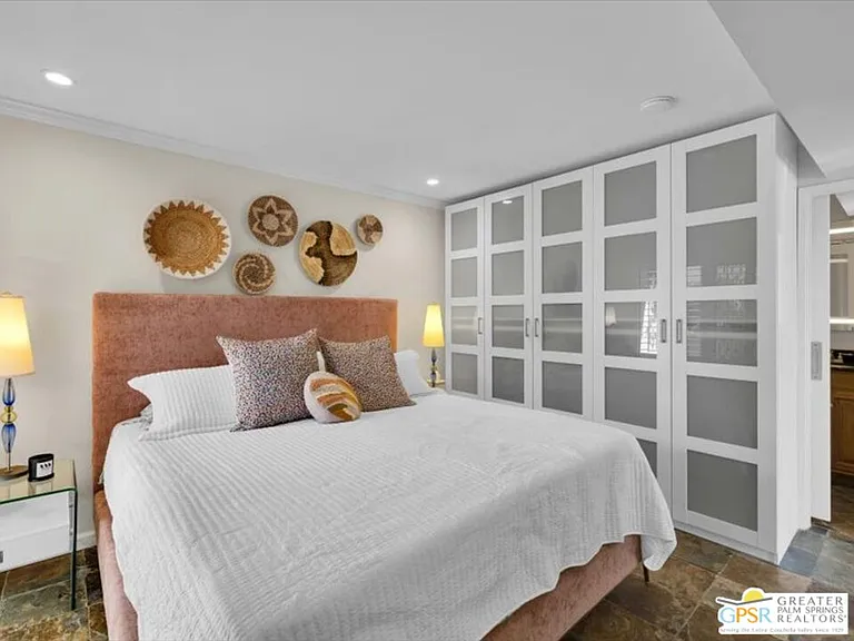N Hermosa Dr — Photo 11