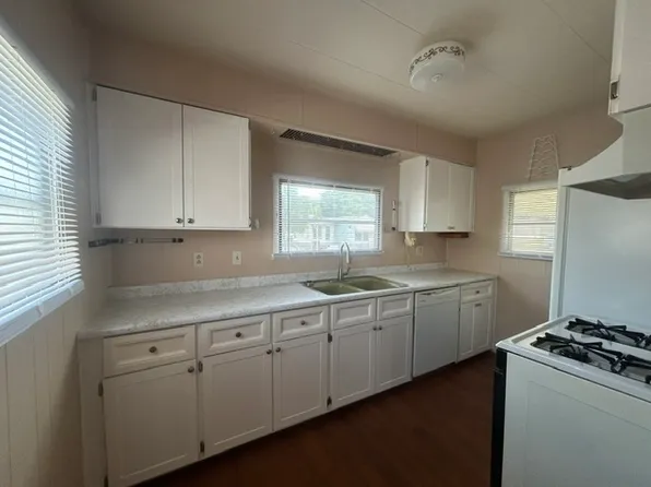 39500 W Warren Rd #287, Canton, MI 48187
