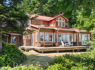 105 Island Park Dr, Southern Gulf Islands, BC V0N1P0