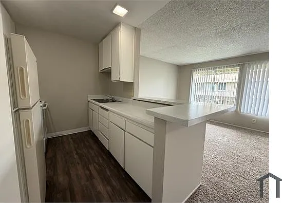 433 Fleming Ave E — Photo 6