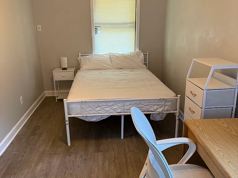 877 Beckwith St SW #7 — Photo 5