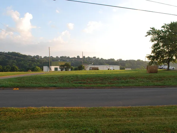 LOT 72 Business Center Cir, Sevierville, TN 37876