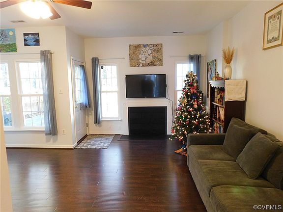 3rd image of 2525 Mountain Ash Cir