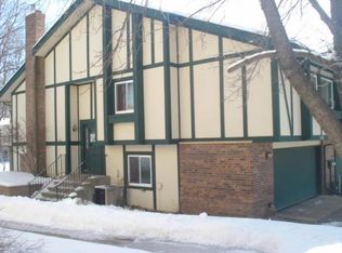 6864 Buckingham Rd, Woodbury, MN 55125