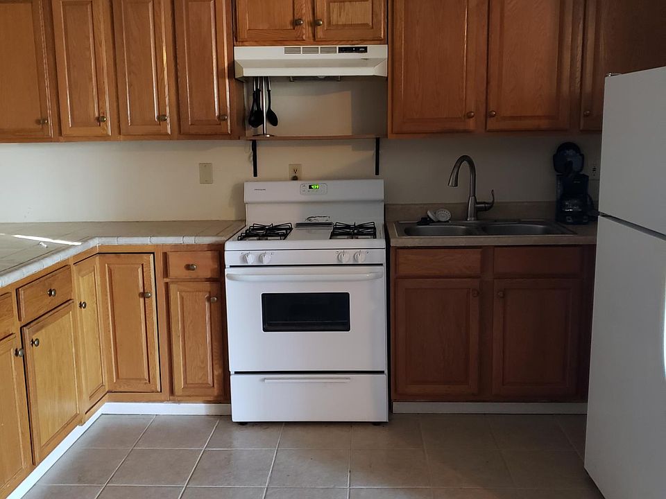 1st image of 207B Cedar St #B