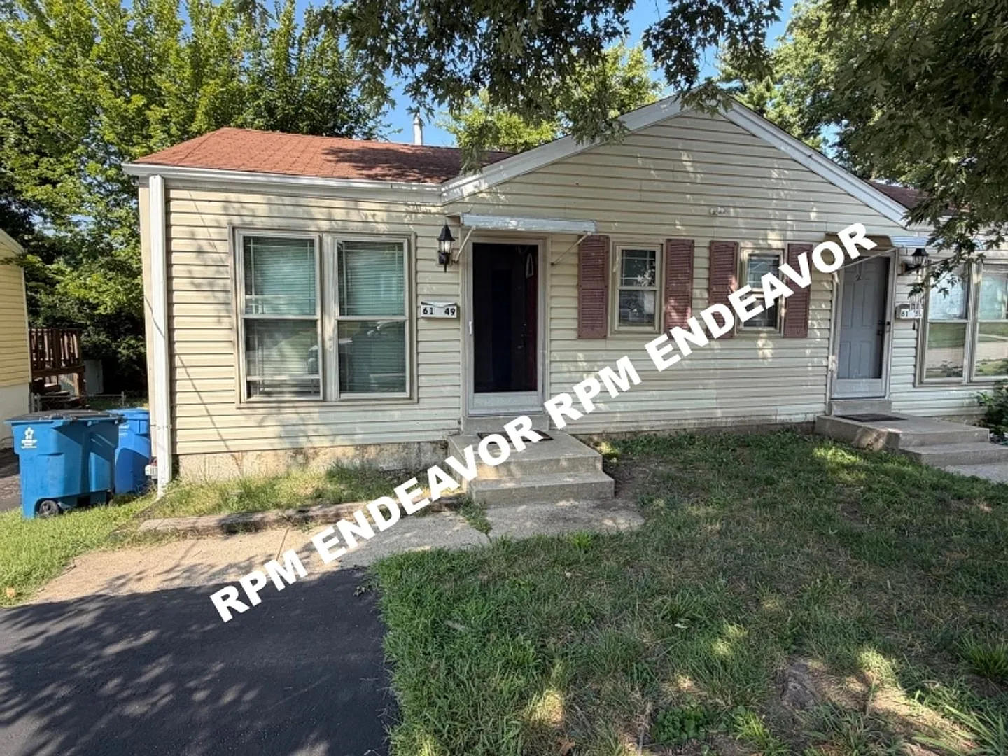6149 - 6150 Garfield Ave — Photo 1