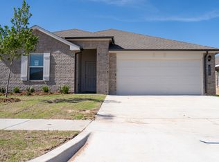 10305 NW 28th St, Yukon, OK 73099