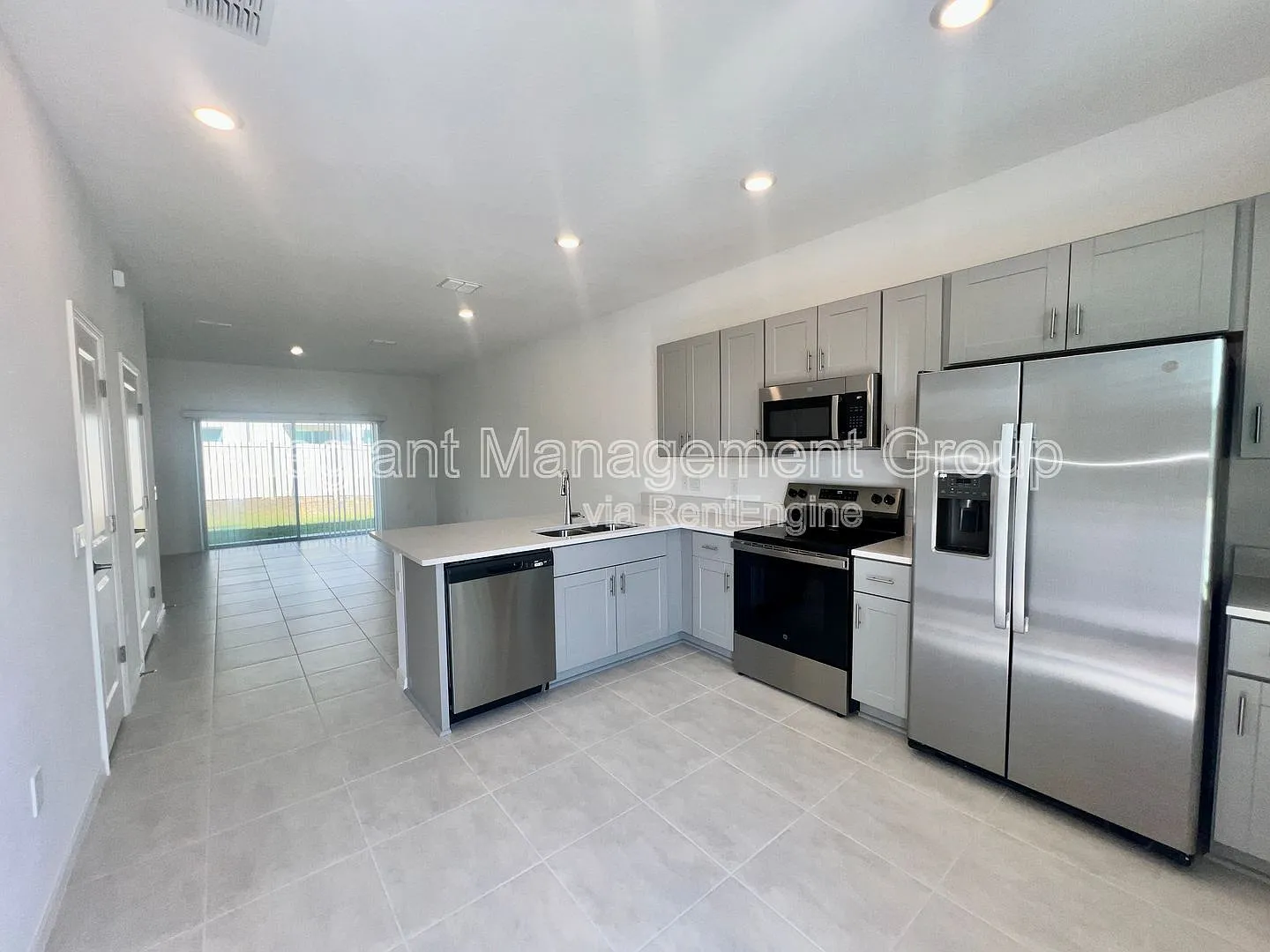2 bed, 2.5 bath, 1187 sqft, $1,750 — Photo 2