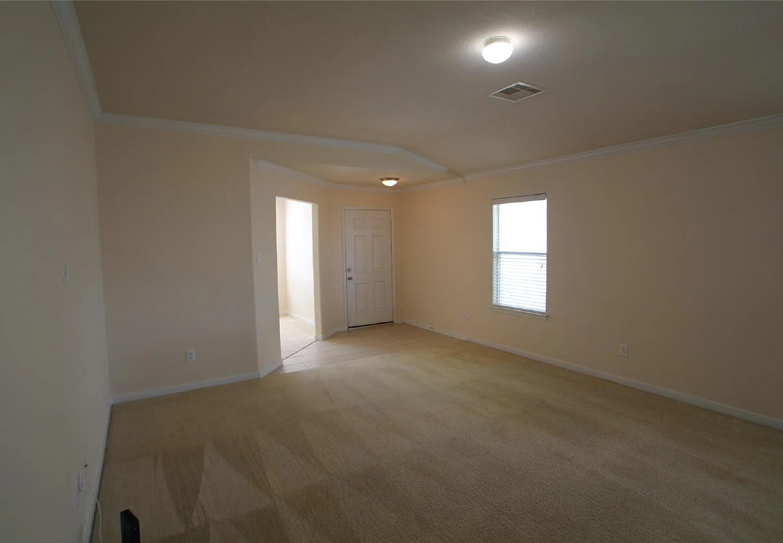 3 bed, 2.0 bath, 1645 sqft, $1,800 — Photo 3