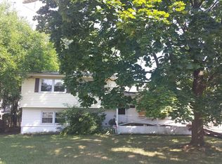 4 Larchmont Dr, Burlington, NJ 08016