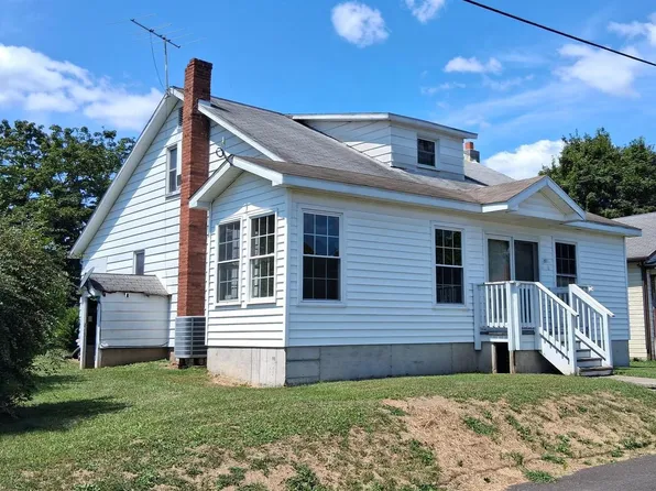 52 McCoole Ave, Paw Paw, WV 25434