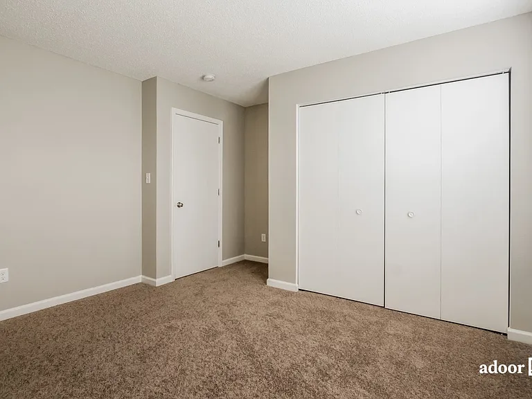 2415 Woodfield Blvd — Photo 10