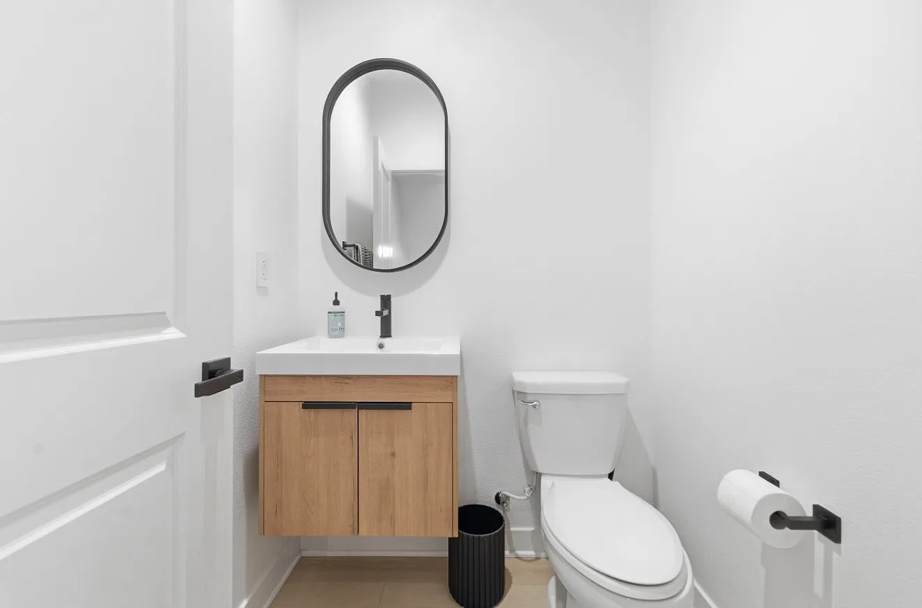 2 bed, 2.5 bath, 1191 sqft, $3,600 — Photo 4