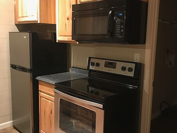 4th image of 224 Carl St Lot 9