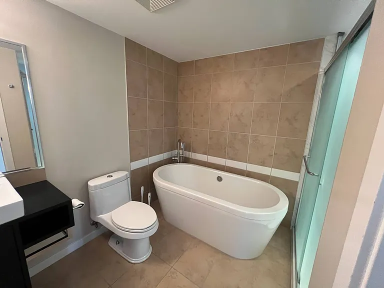 1907-188 Keefer Pl #1907 — Photo 12
