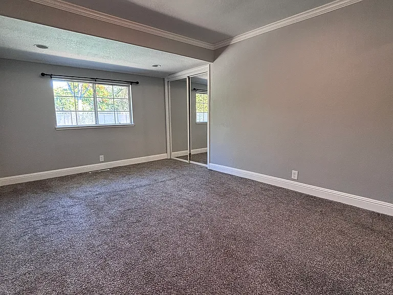 4992 Mattos Dr — Photo 20