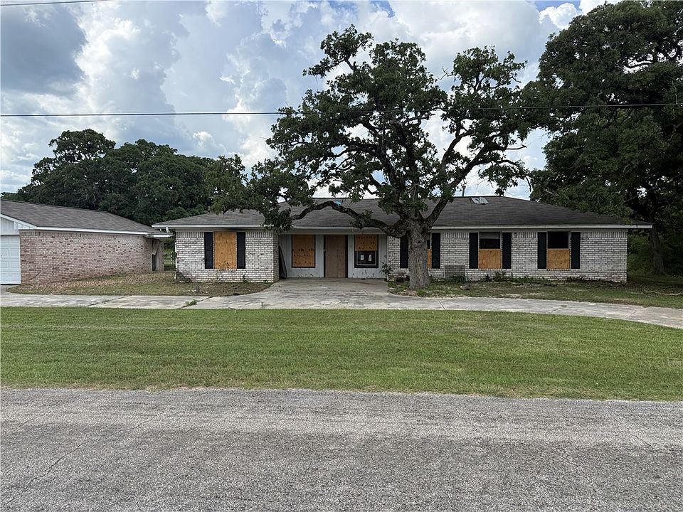 1st image of 245 Golfview Dr