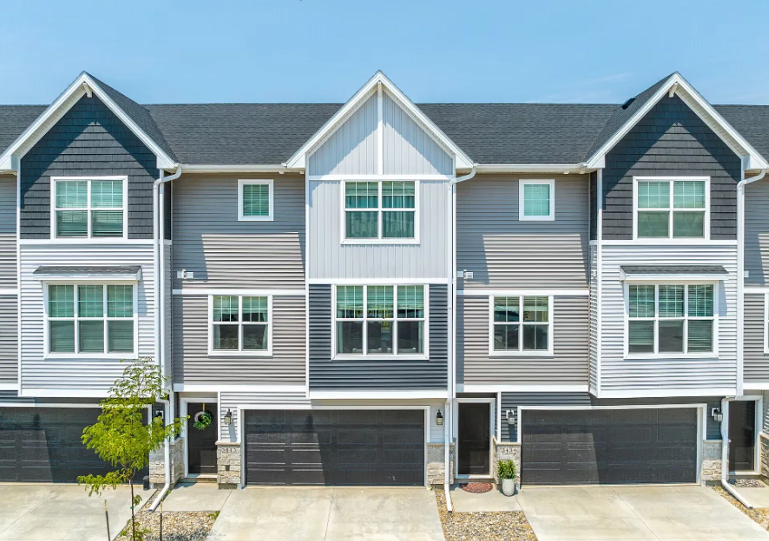 Grand Valley Townhomes — Photo 2