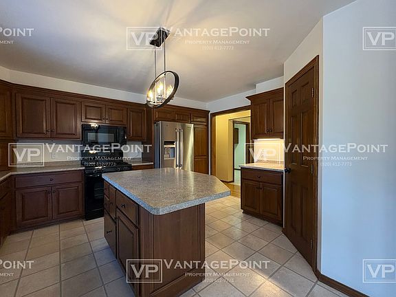 4th image of 1482 Parkway Dr