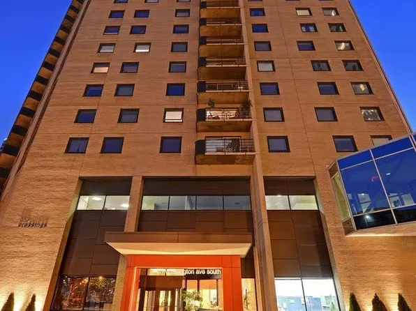 121 Washington Ave S, Minneapolis, MN