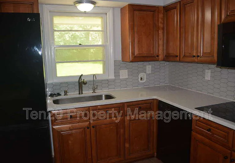 1815 Marilon Dr — Photo 35