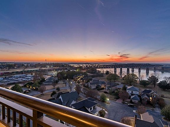 3rd image of 717 Riverside Dr #1205