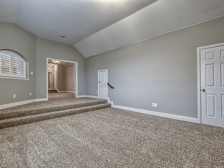 6533 Riveredge Dr — Photo 47