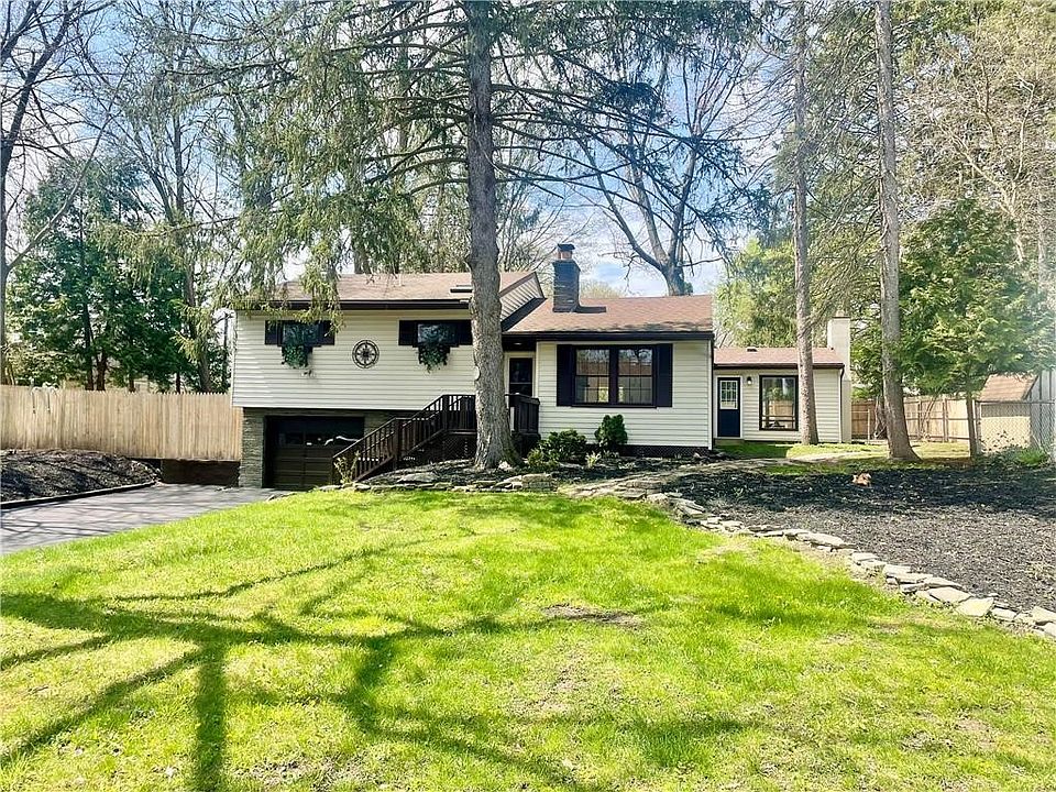 1st image of 1 Green Hill Ln