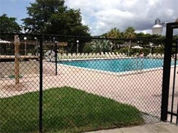 4th image of 9608 NW 72nd Mnr