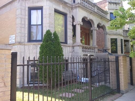 1st image of 2600 N Sawyer Ave APT 1