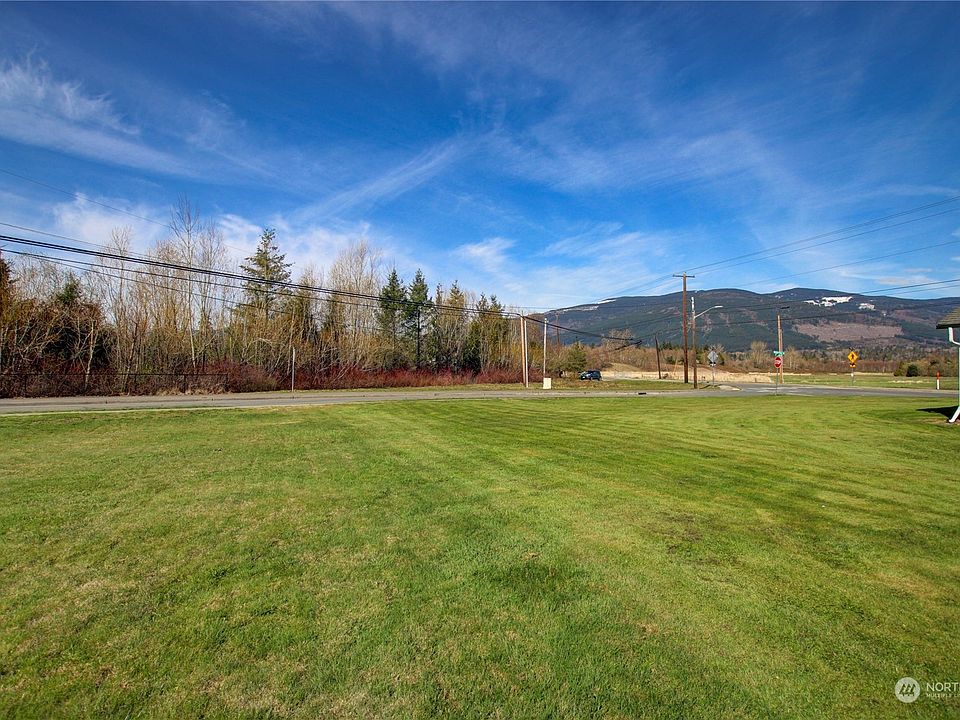 Fantastic Duplex Lot with beautiful mountain views. close to great amenities!>