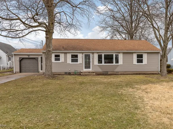 1607 Wilsonway Dr, Barberton, OH 44203