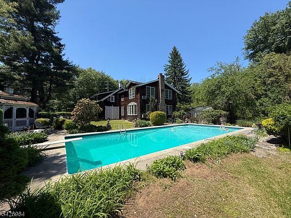 2nd image of 691 Ridgedale Ave