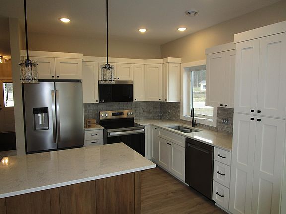 2nd image of 803 3rd Ave NW