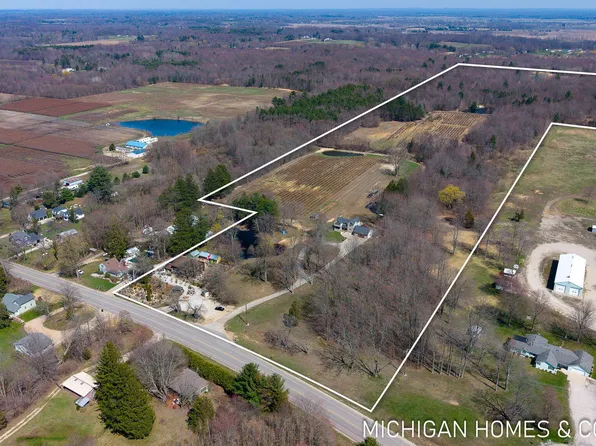 1661 68th St, Fennville, MI 49408