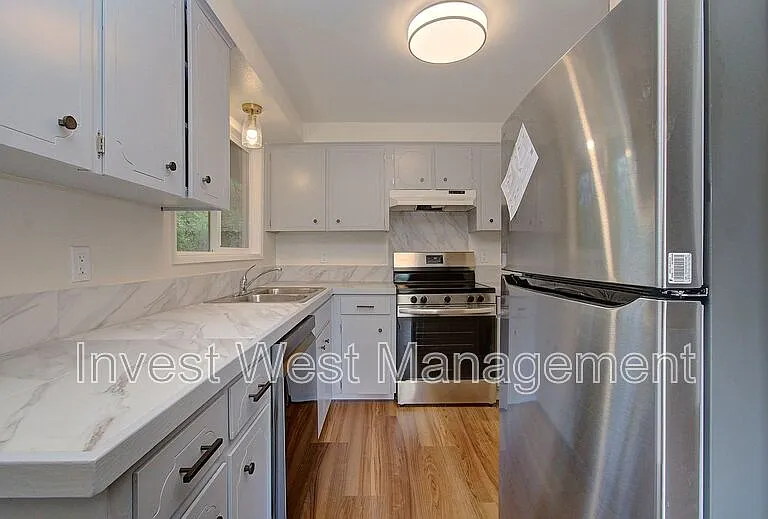 2920B Harney St — Photo 29
