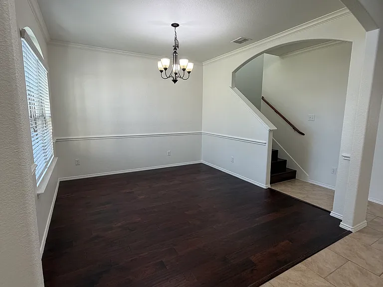 11808 Kurth Dr — Photo 3