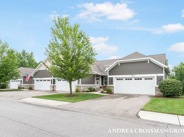 10115 S Crossroads Cir SE, Caledonia, MI 49316