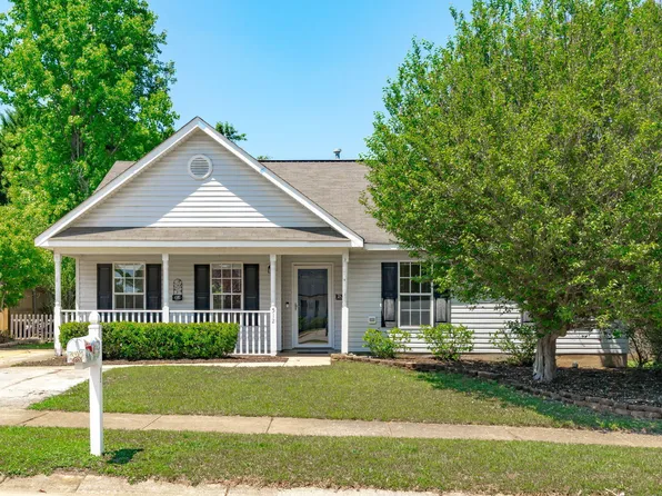 512 Lee St, Holly Springs, NC 27540