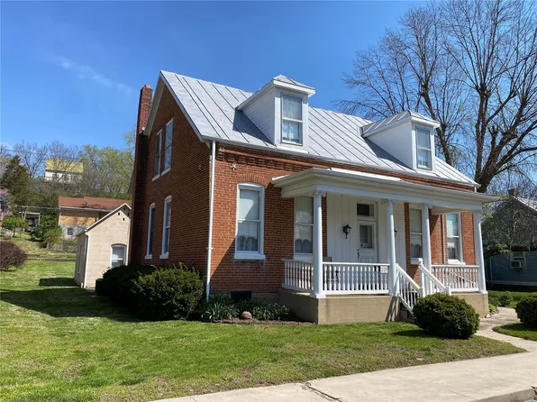 229 W 6th St, Hermann, MO 65041