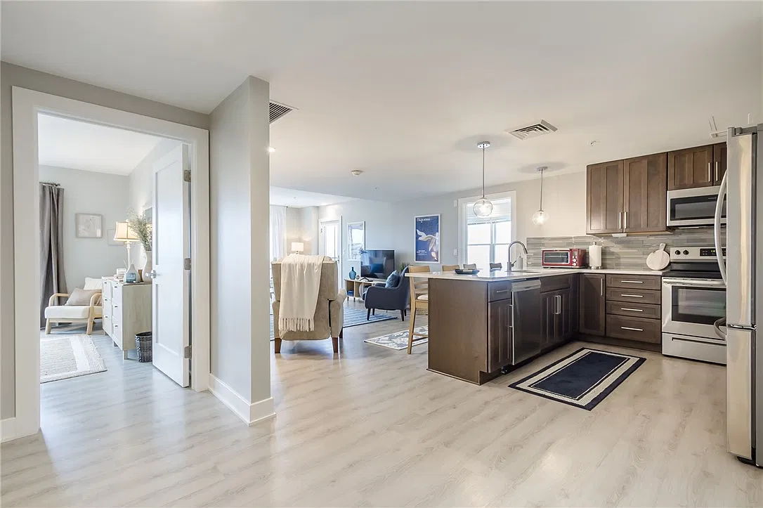 2 bed, 1.0 bath, 1035 sqft, $4,000 — Photo 4