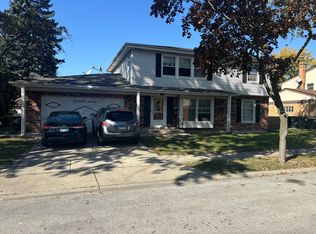 9270 N Courtland Dr, Niles, IL 60714