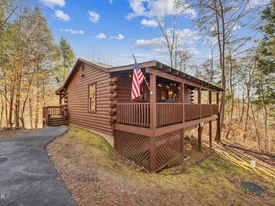 669 Magic Kingdom Ln, Sevierville, TN, 37876