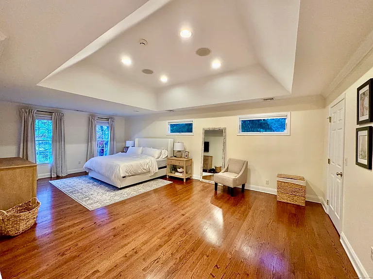368 Hoyt St — Photo 16
