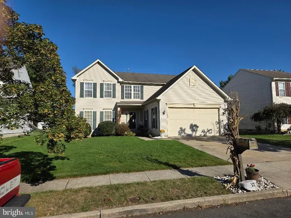 12 Ardmore Dr, Bordentown, NJ 08505
